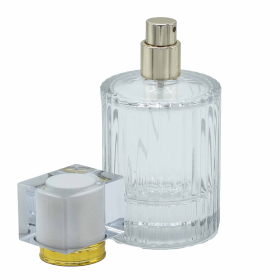 8x Alb Mat - Sticlă Rotundă Striată 50 ml, Pulverizator și Capac.